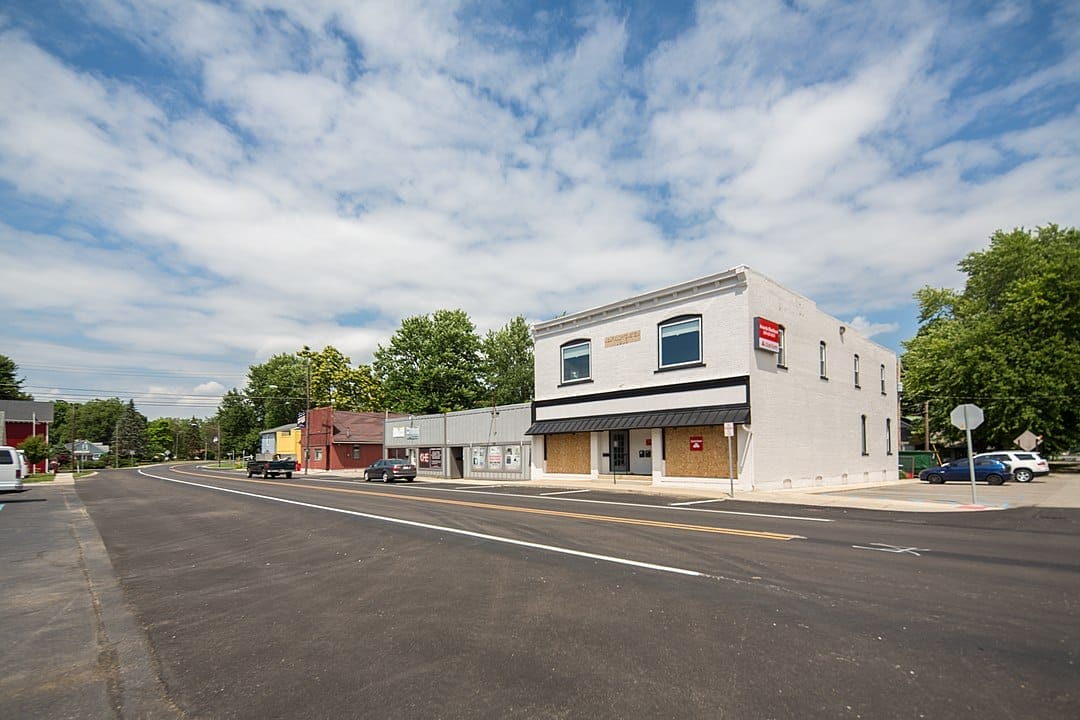 Leo-Cedarville Roofing Company